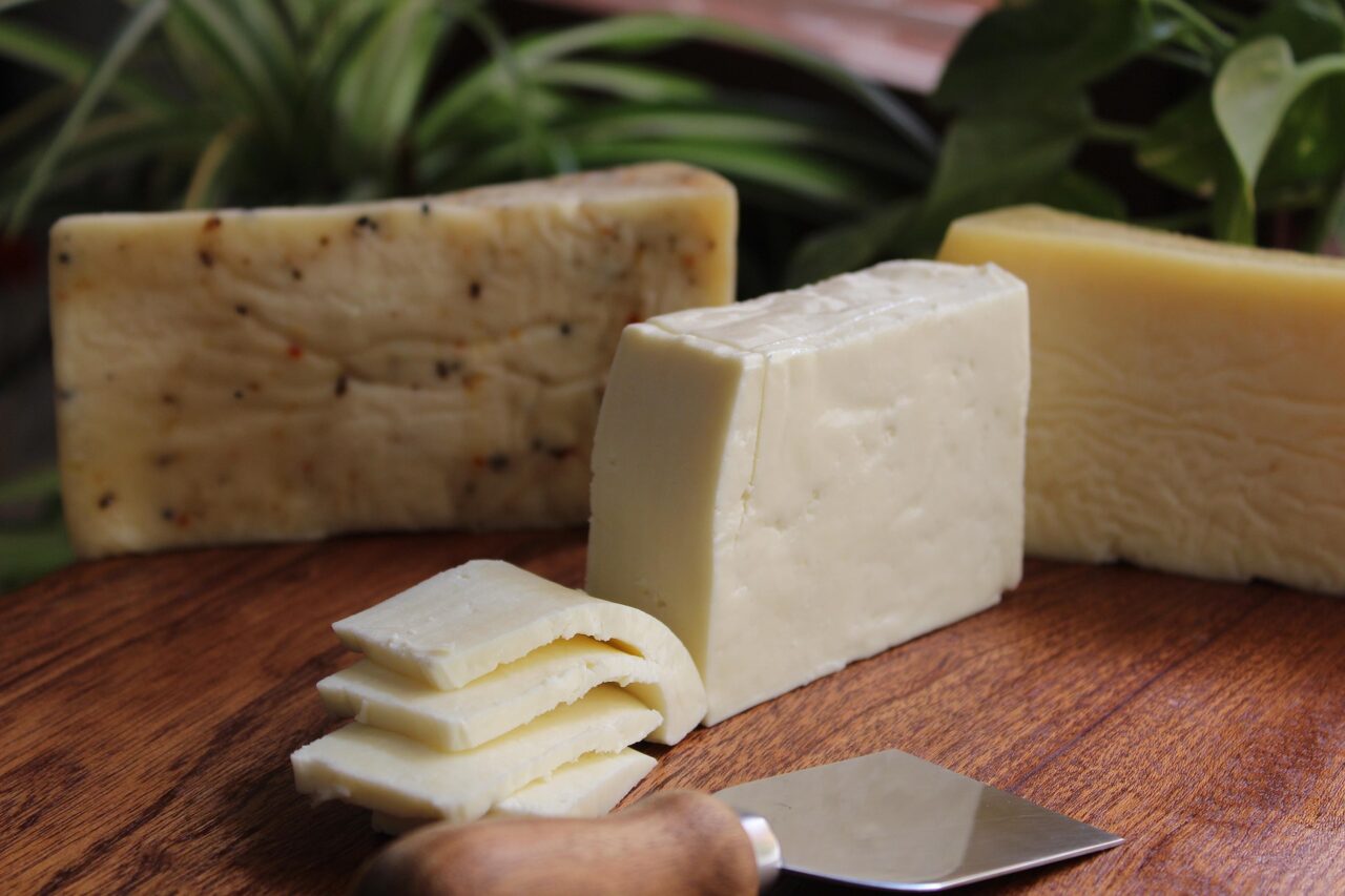 Magerer Käse wie Ziegenkäse ist eine gesunde Alternative zu Parmesan und Co.
